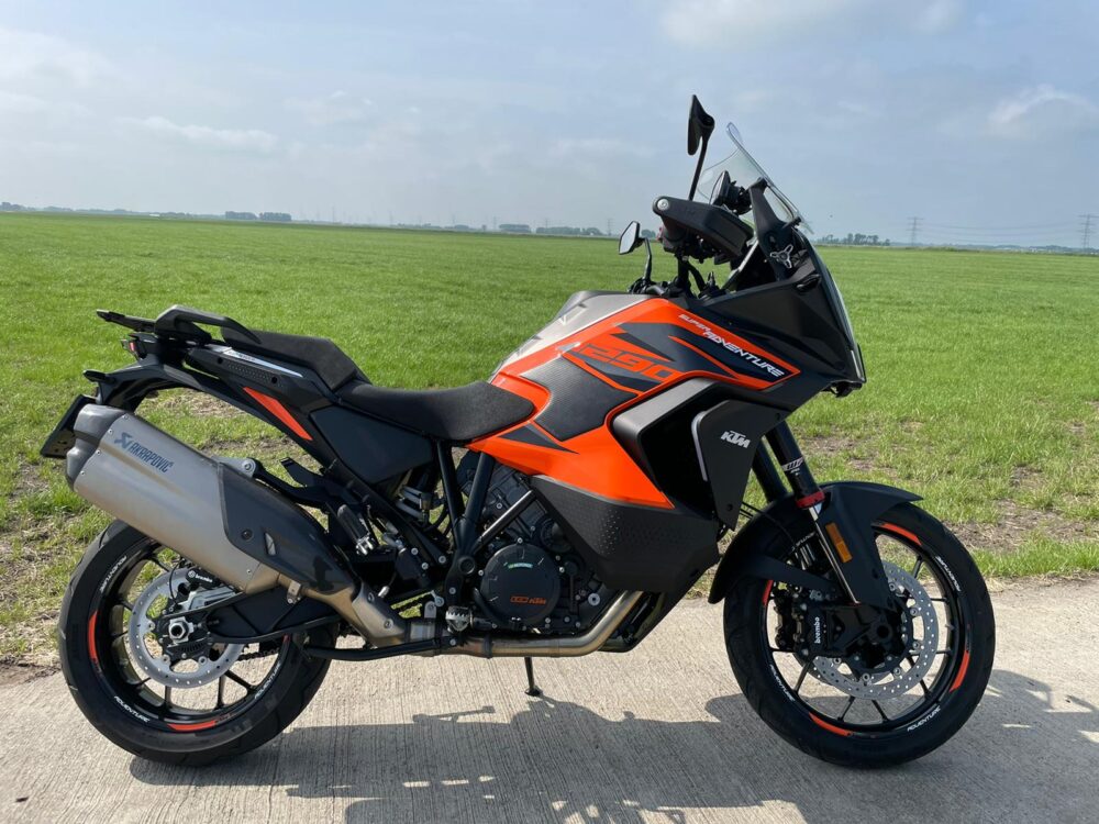 KTM ADVENTURE 1290 KNEE PADS | Tank Pads | Rubbatech Tank Protection