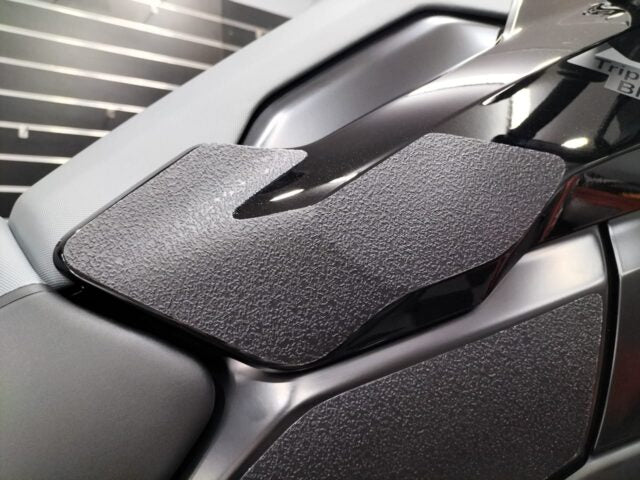 BMW R1300GS Top Side Panel tank protector pads - Vinly | Rubbatech | Tank Pads | BMW Tank protectors
