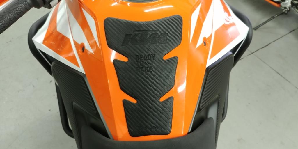 KTM 1050/1090/1190/1290 TANK PAD | Rubbatech Tank Protection