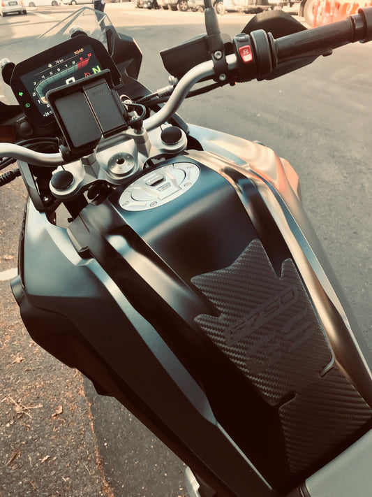 Motorcycle Tank Grips 101: How to Choose the Right Grip for Your Bike
