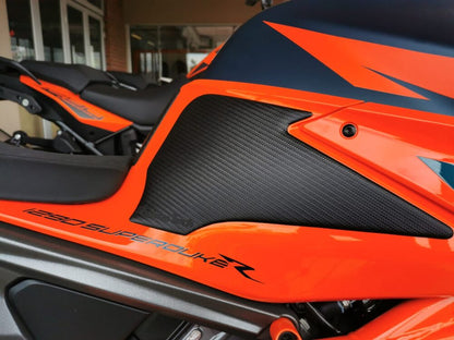 KTM SUPER DUKE 1290 KNEE PADS | Tank Pads | Rubbatech Tank Protection