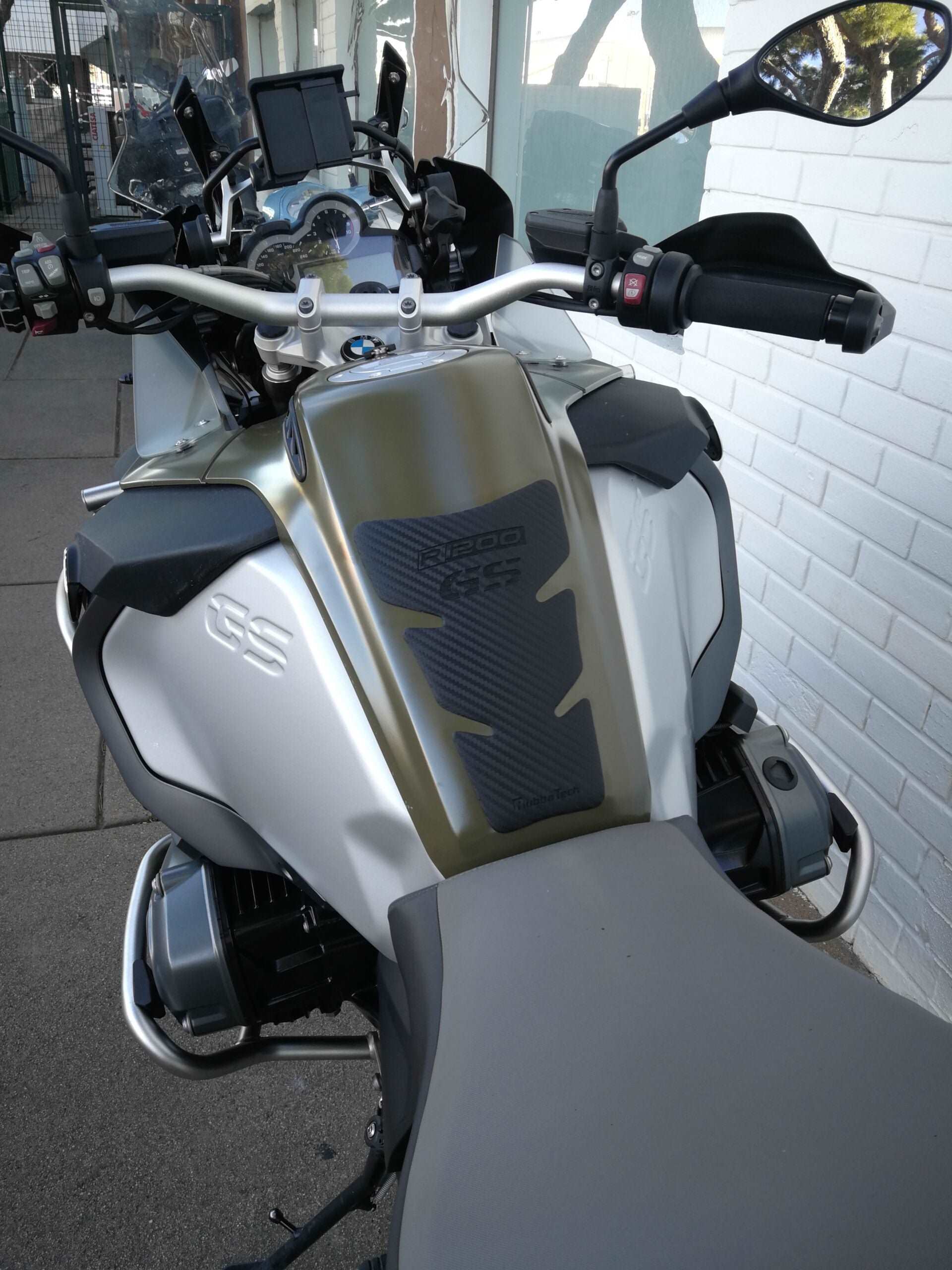 BMW r1200GS Tank Pad | Motorcycle Tank Protector